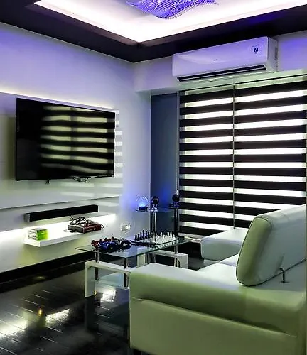Modern Luxury Lower Penthouse Unit Apartment