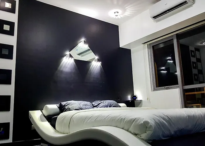 Apartment Modern Luxury Lower Penthouse Unit Manila