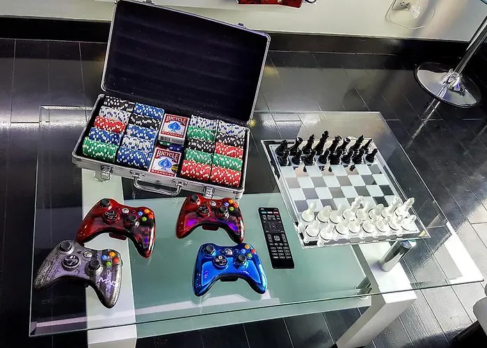 Modern Luxury Lower Penthouse Unit *