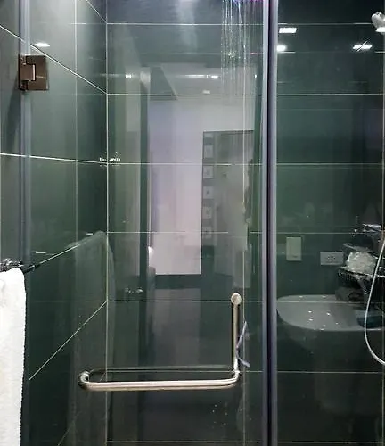Modern Luxury Lower Penthouse Unit *