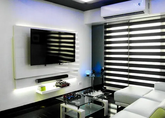 Modern Luxury Lower Penthouse Unit *