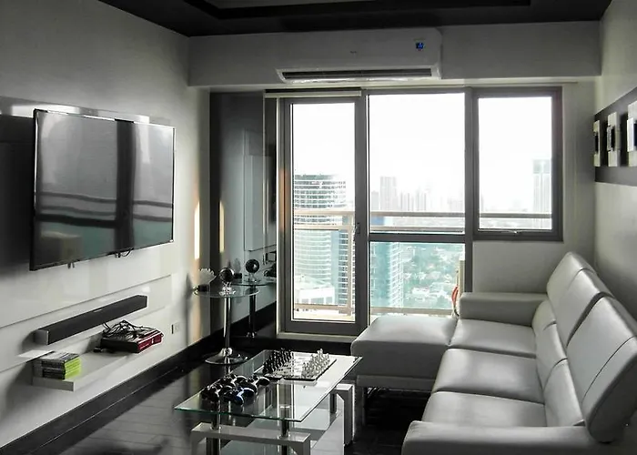 Modern Luxury Lower Penthouse Unit